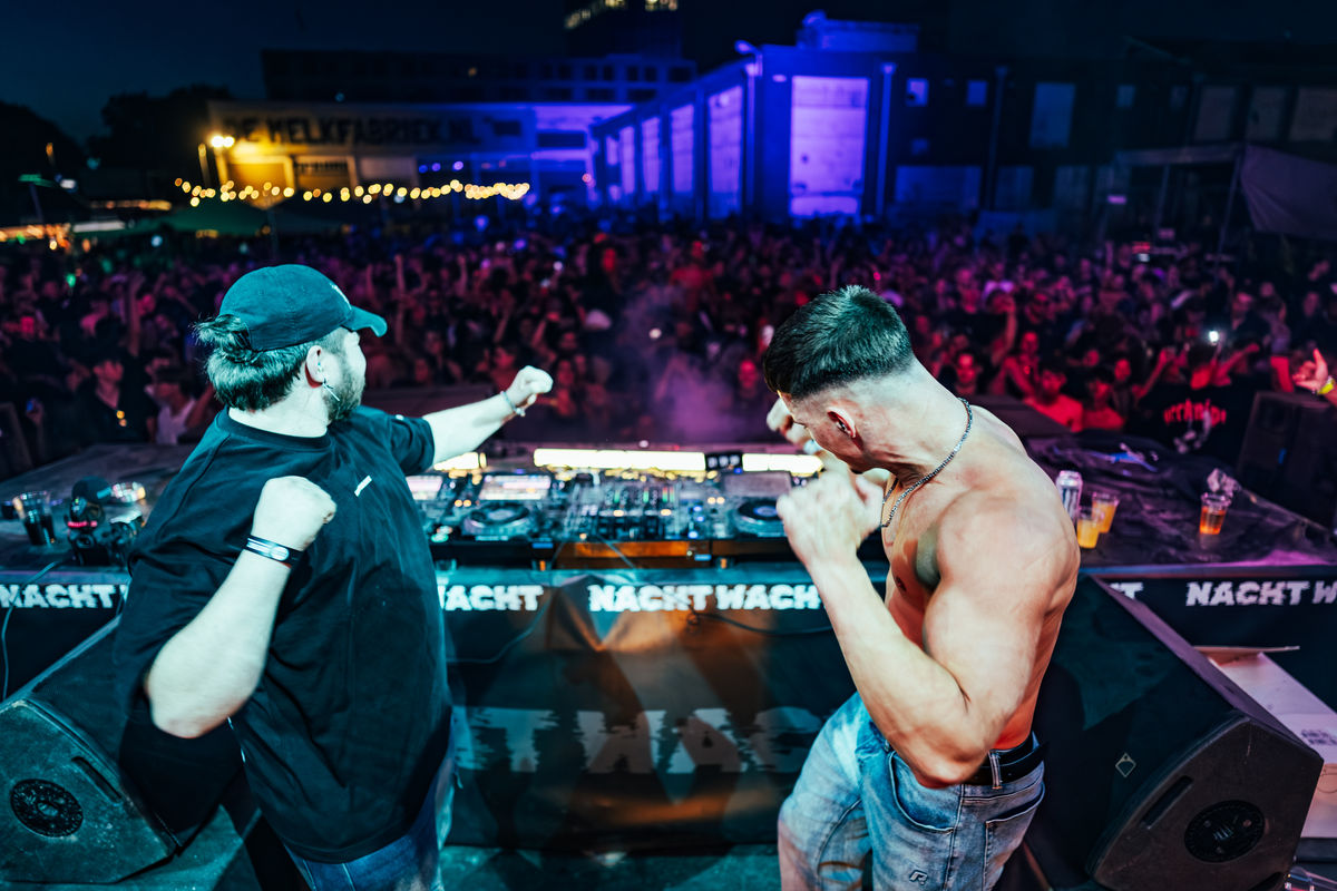 Loading... just a sec